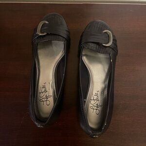 Like New, Women’s Navy Slip On Dress Shoes Size 6 1/2